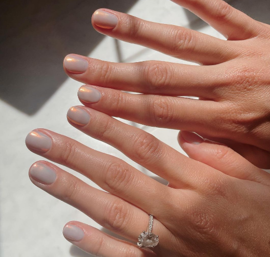 Tendência unhas cromadas